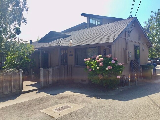 Building Photo - 681 37th Ave Unit Private Duplex#B