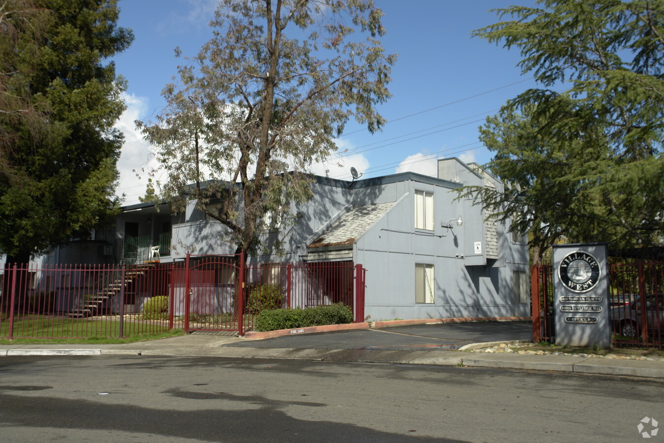 Lincoln Village West Apartments - Lincoln Village West Apartments