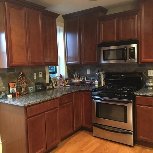 Building Photo - 12 Arcola St