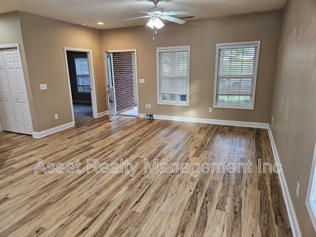 Photo - 121 Hatleyberry St