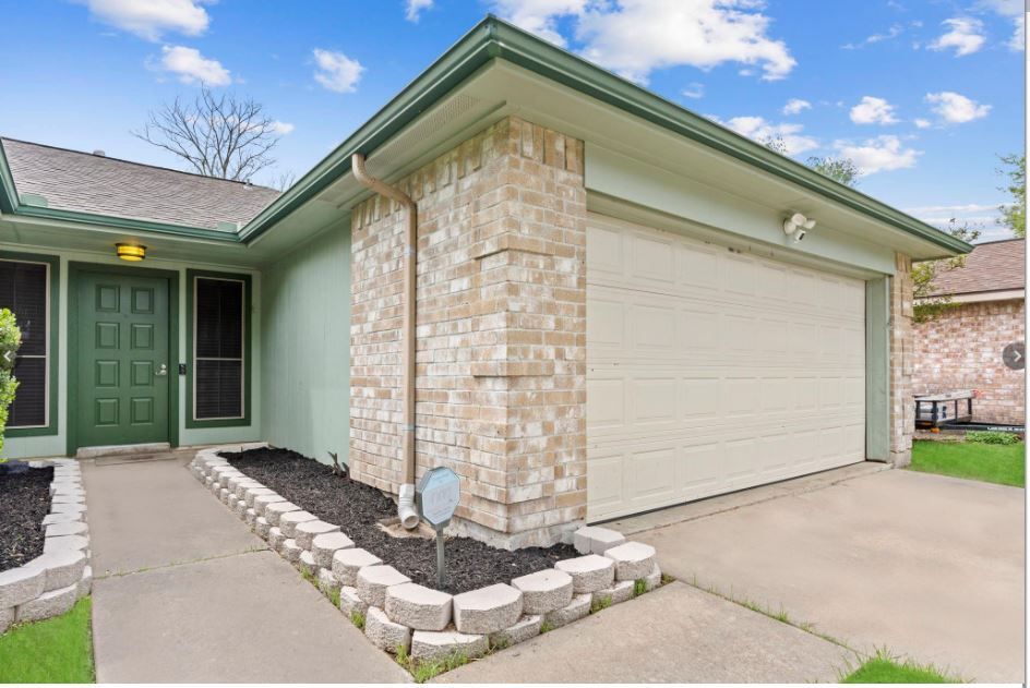 Photo - 1811 Settlers Ct House