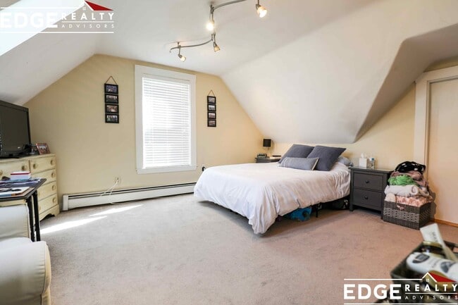 Photo - 79 Surrey St