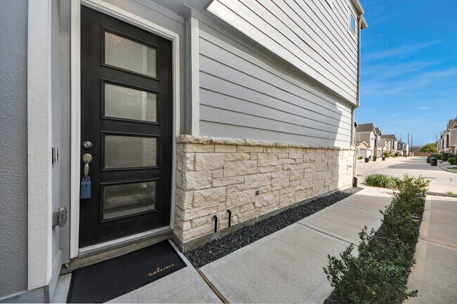 Photo - 9830 Magnolia Village Ln