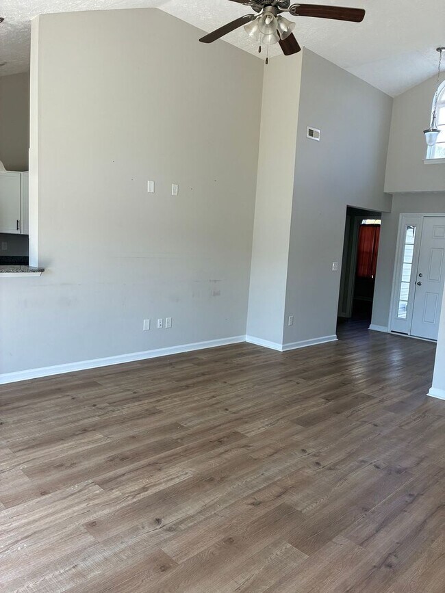 Photo - 440 Levanto Rd