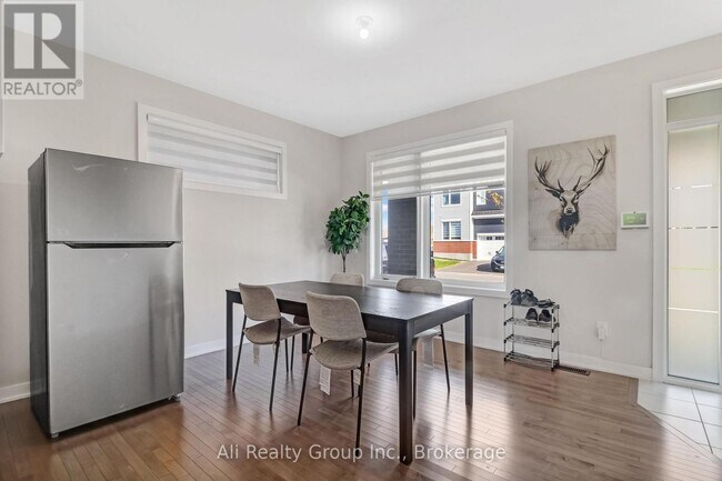 Photo - 797 Eminence St