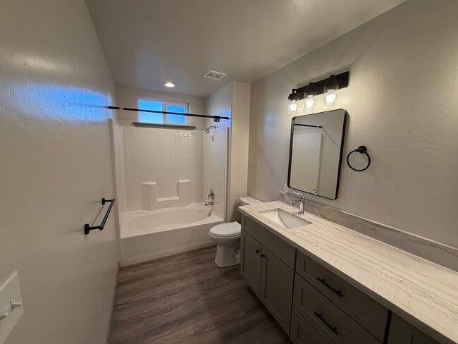 Photo - 257 Hodgson St