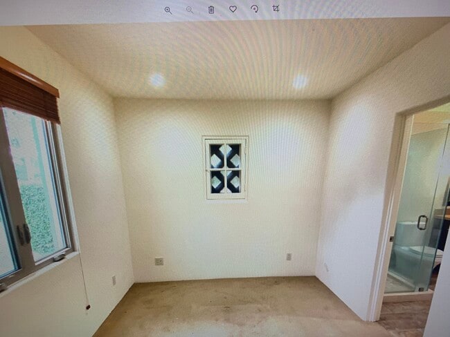 Photo - 1048 Myrtle Way