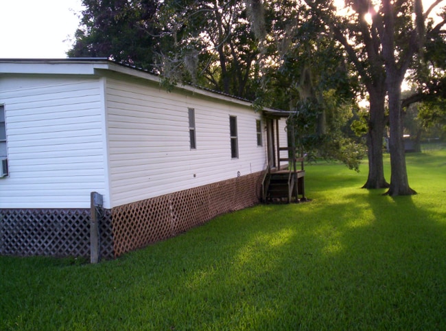 Photo - 547 Creekside Dr