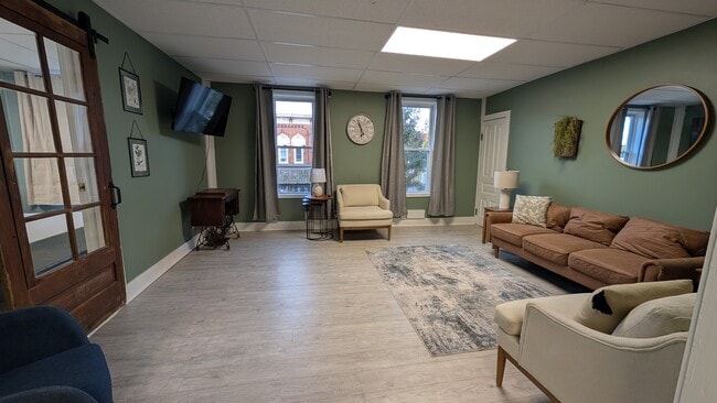 Building Photo - 113 N Main St Unit 2