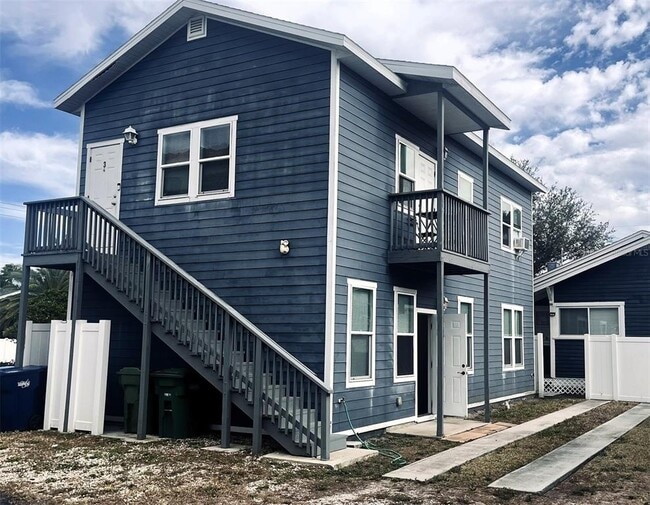 Building Photo - 403 S Albany Ave Unit 2