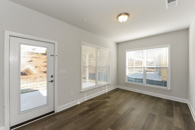 Photo - 119 Alcovy Ct