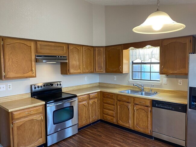 Photo - 2813 Oxford Ln