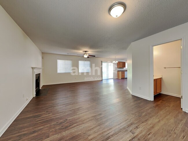 Photo - 2983 Dillon Rd