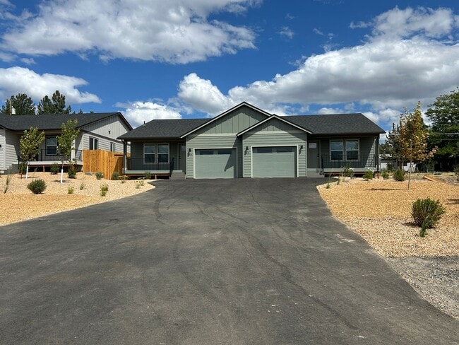 Building Photo - Brand New 2 Bedroom Duplex in SW Redmond Rental