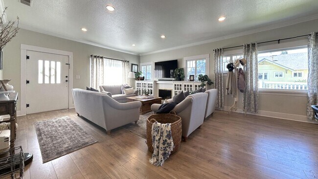 Photo - 5293 Magnolia Ave. Unit Front House