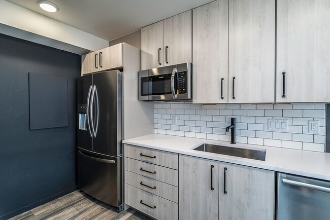 Photo - 2124 Pauline Blvd Unit 205