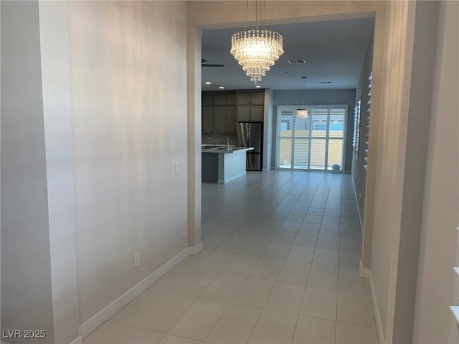 Photo - 819 Silverton Spgs St