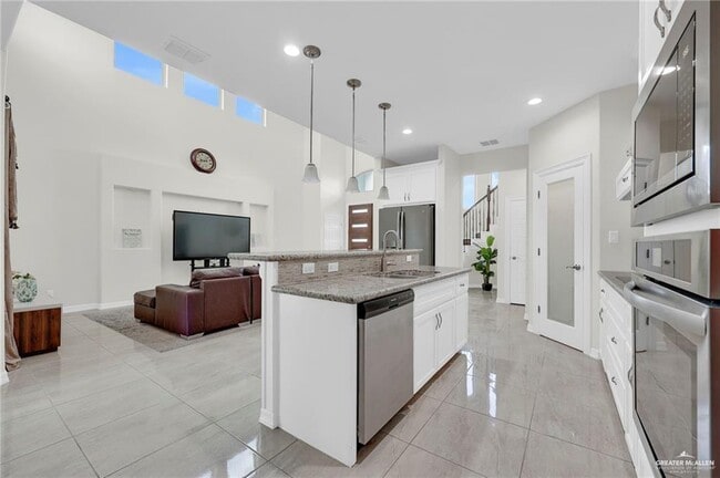 Photo - 27 Santa Fe St