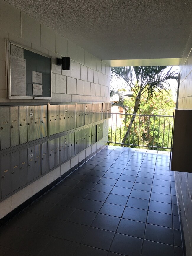 Photo - 2845 Waialae Ave