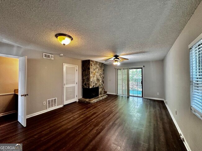 Photo - 1060 Falling Water Dr
