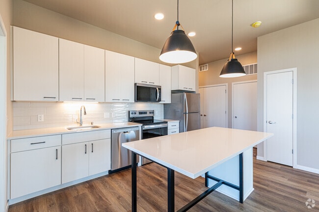 Building Photo - Talon Rental