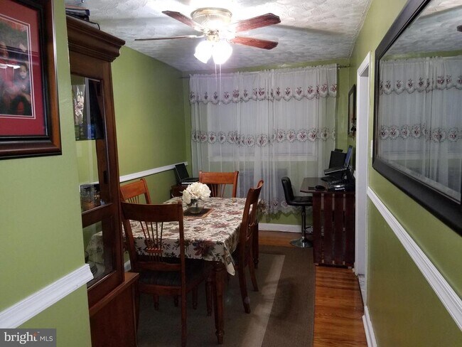 Photo - 222 W Colonial St