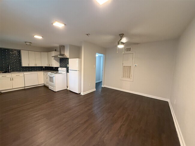 Photo - 1824 Thonig Rd