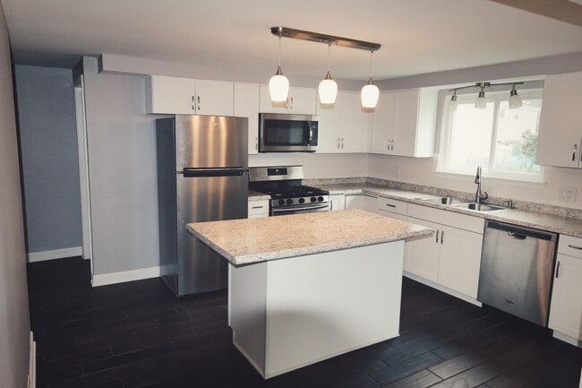Kitchen - 5160 Roseview Ave Apartments Unit 1Lower