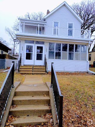 Building Photo - 2 Bedroom 1 Bath Duplex in St. Paul Unit 1 Rental