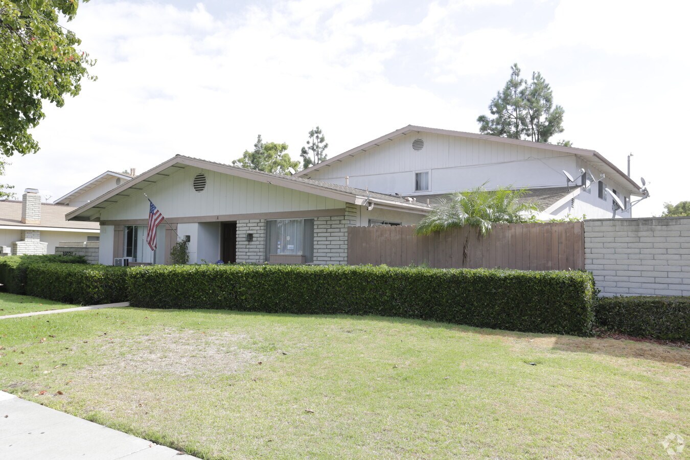 Mace Apartments - Mace Apartments