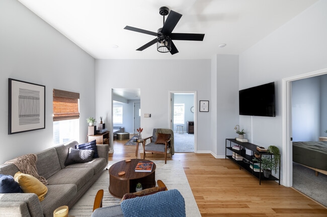 Photo - 1121 Laurel St