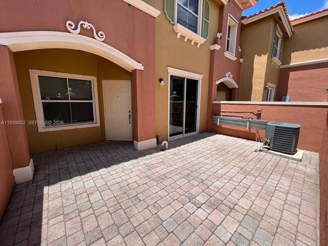 Building Photo - 721 SW 107th Ave