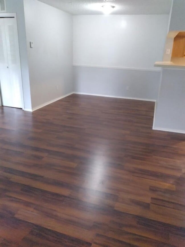 Photo - Oasis - # 10-201 Unit 1