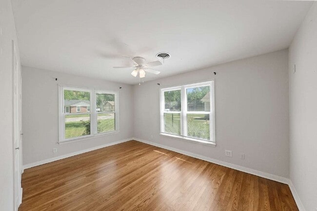 Photo - 5601 N Schilder Dr