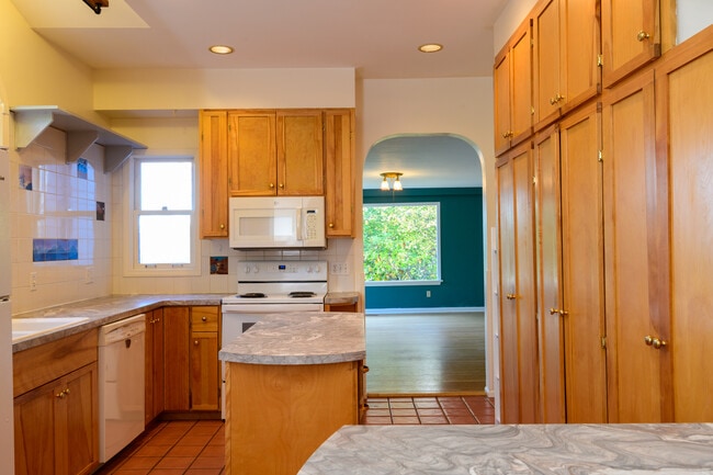 Photo - 4833 53rd Ave S