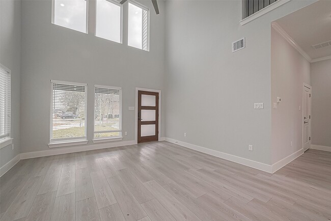 Photo - 9204 Buffum St