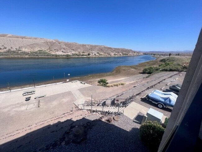 Photo - 2 BR WATERFRONT Fully Furnished/Utilities Included!! BEST SUNSET VIEW Unidad C210