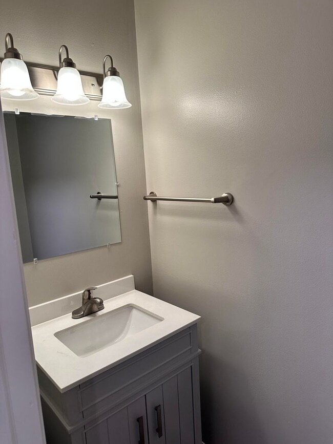 Photo - 3 bedroom, 2.5 bath Townhouse: Cedar Grove... Unit 720 West 17th Street