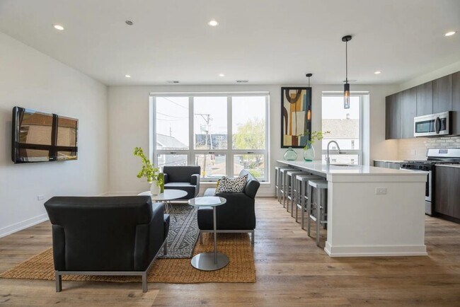 Photo - 2806 W Henderson St Unit 202