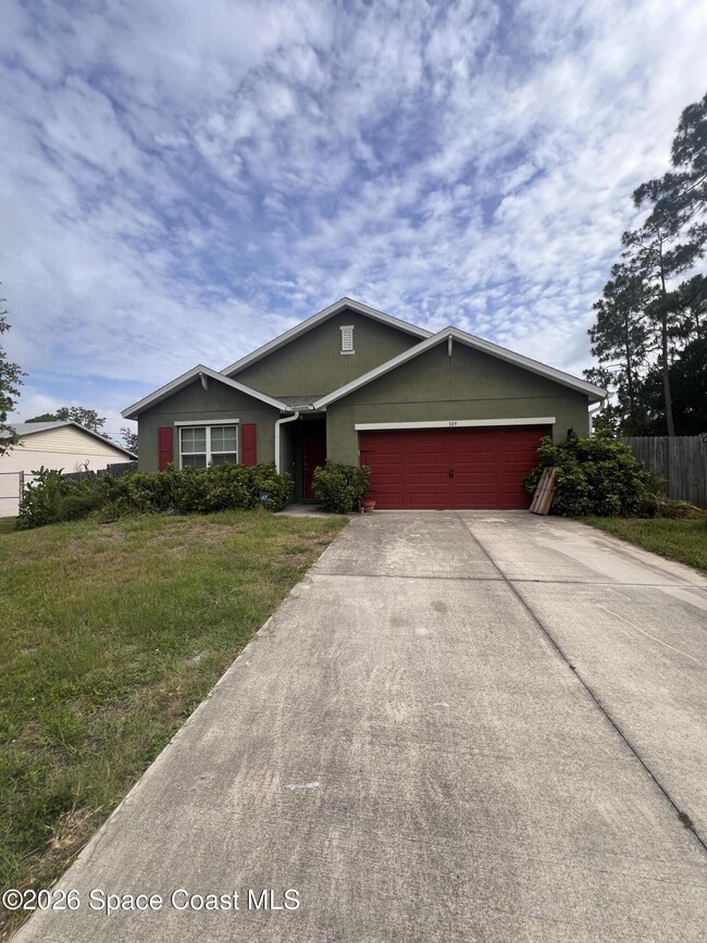 Photo - 309 Cactus St SE
