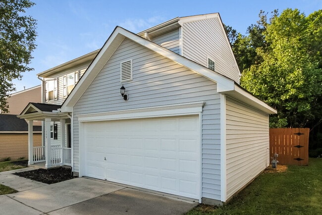 Photo - 130 Hampshire Dr