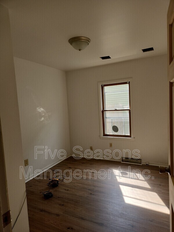 15 Allen St