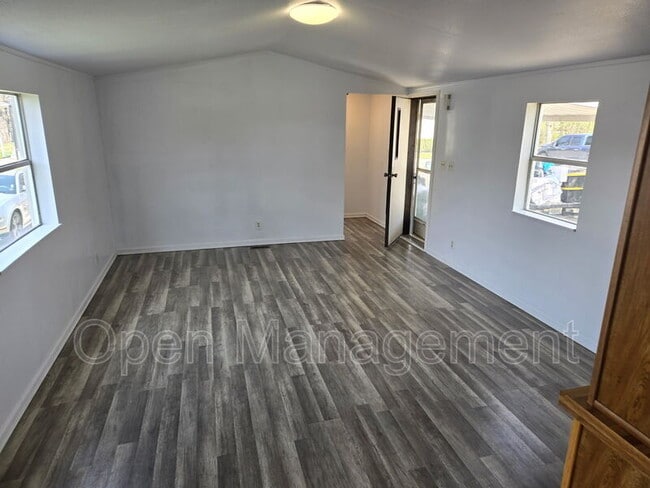 Photo - 900 N Curry Pike