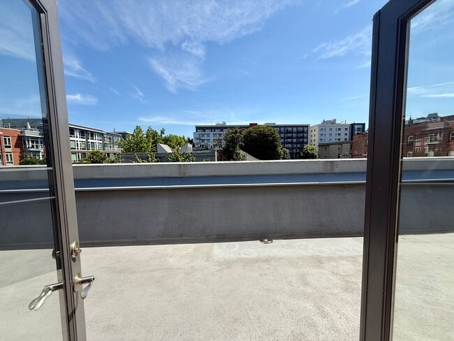 Building Photo - Portofino Condominiums ~ Capitol Hill Unit 401