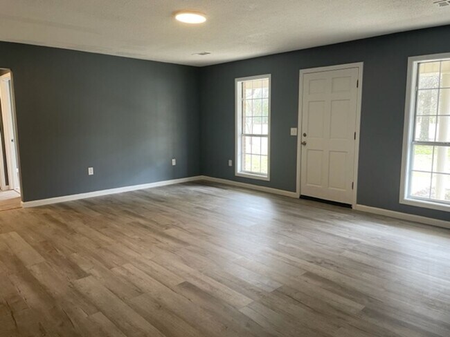 Photo - Renovated 4 Bedroom 2 Bath Home for Rent!!