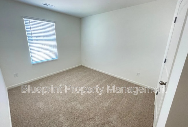 Photo - 229 Chelsea Pk Cir