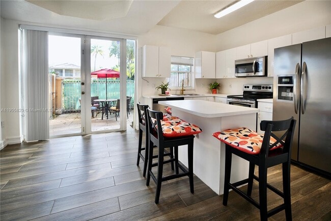 Photo - 6101 NW 114th Ct