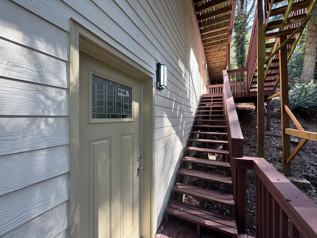 Building Photo - Perez- Sandalwood Unit B