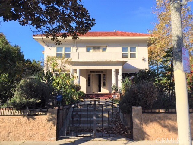Photo - 1017 S Wilton Pl House