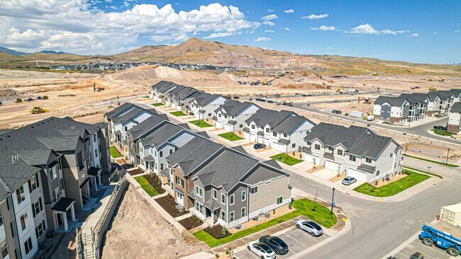 Photo - New Townhome For Rent in Highridge Mountai...